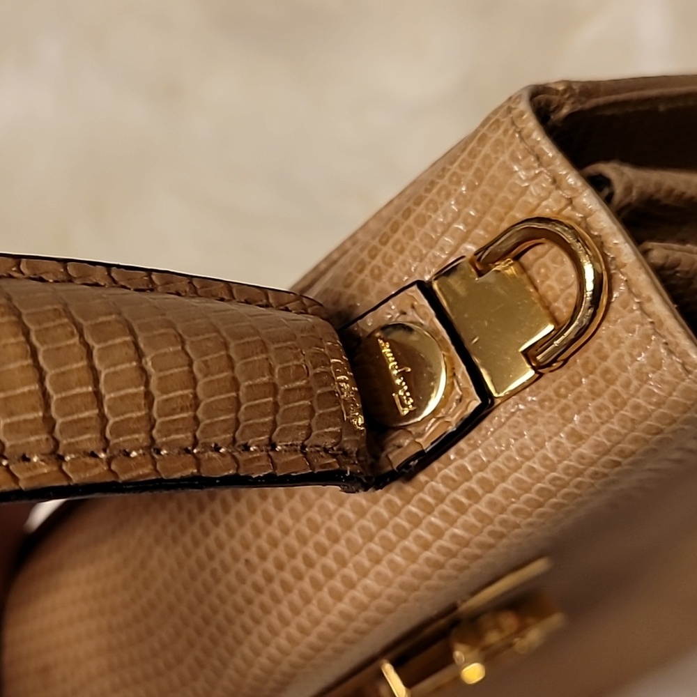 Lizard Vintage Salvatore Ferragamo Tan Handbag - Picture 7 of 11
